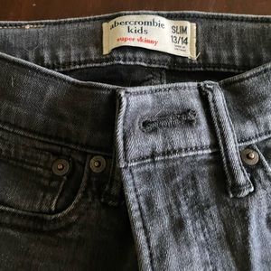 Abercrombie Kids Distressed Super Skinny Jeans Size 13/14